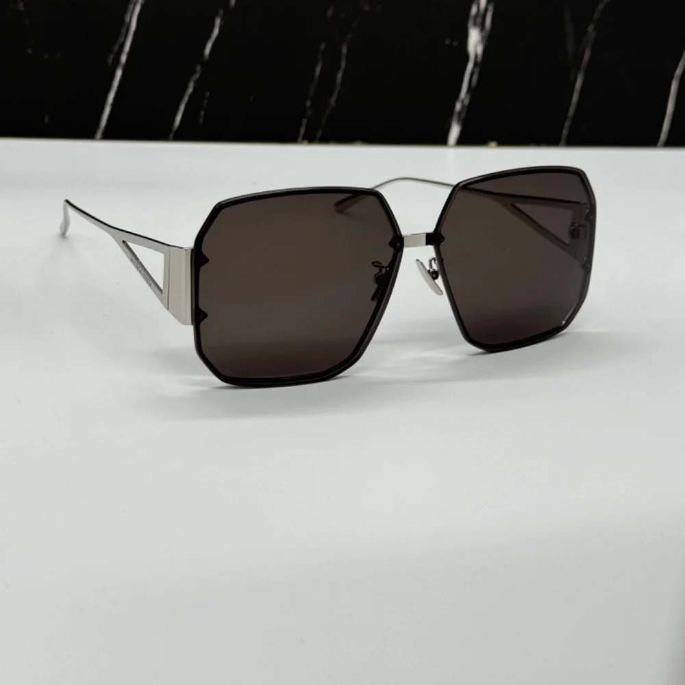 NEW BV1085SA 001 BOTTEGA VENETA SUNGLASSES